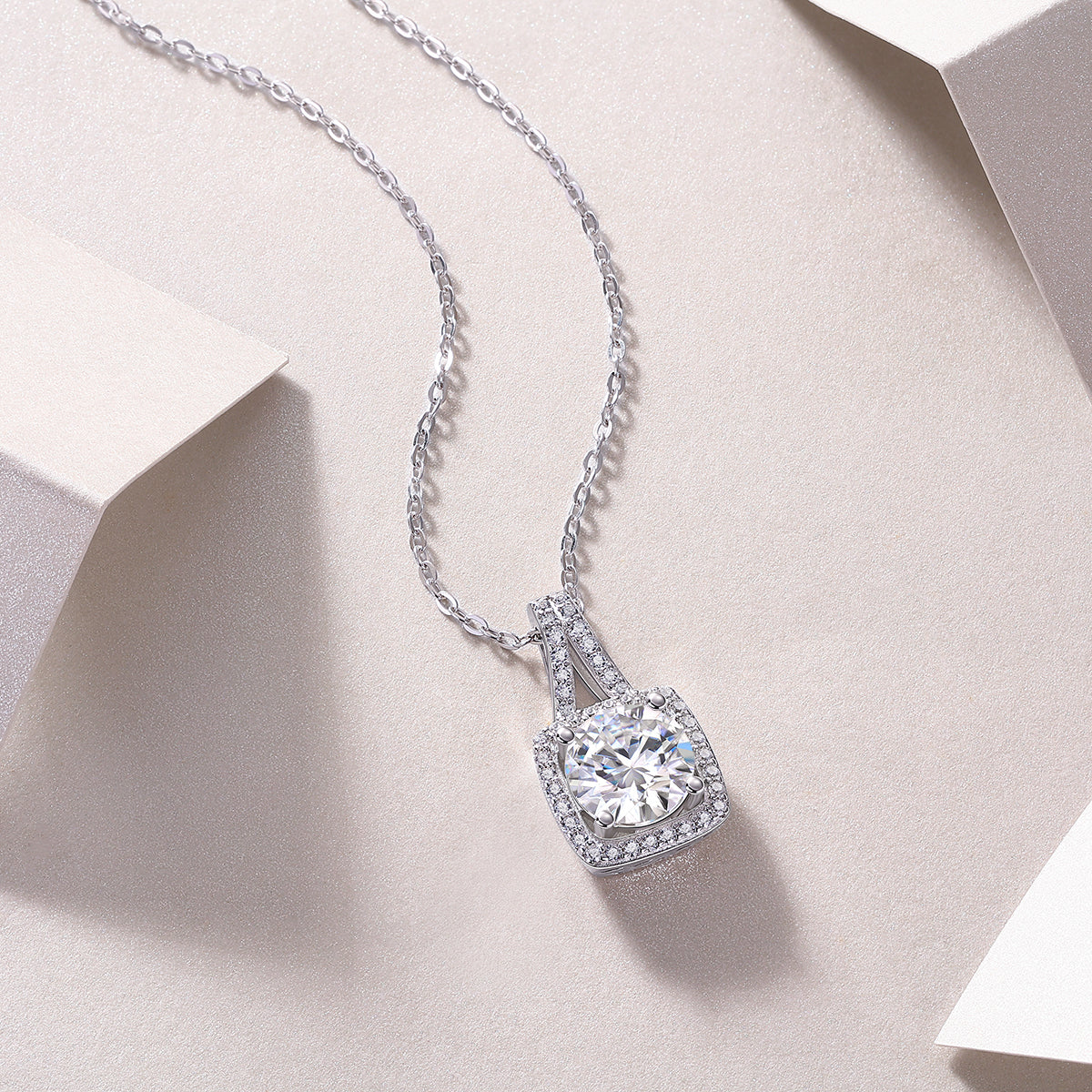 Moissanite meaning: brilliance, resilience, and conscious luxury