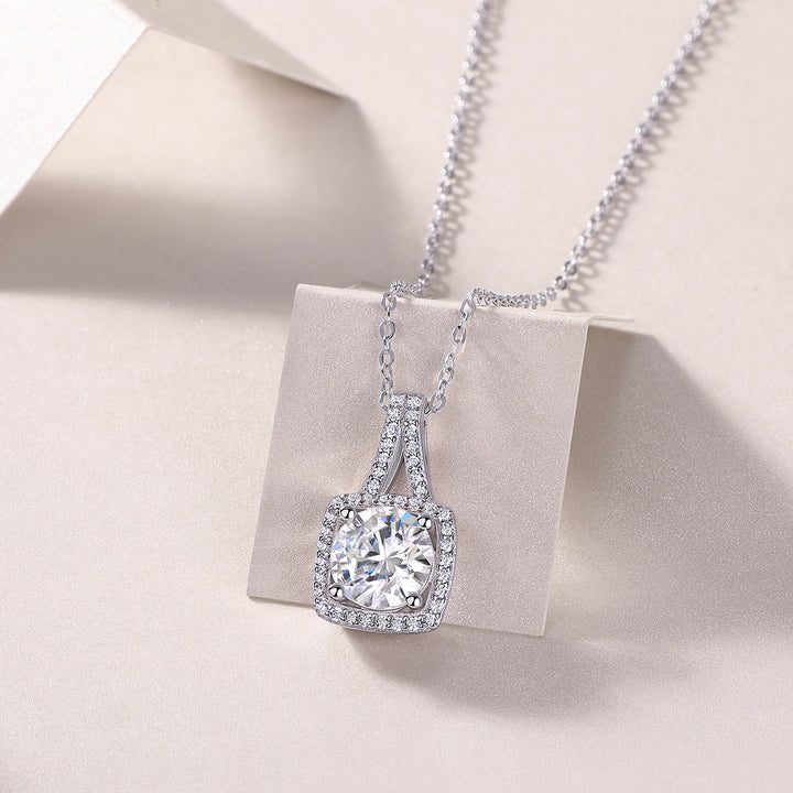 Moissanite Pendant Necklace (2 carat)